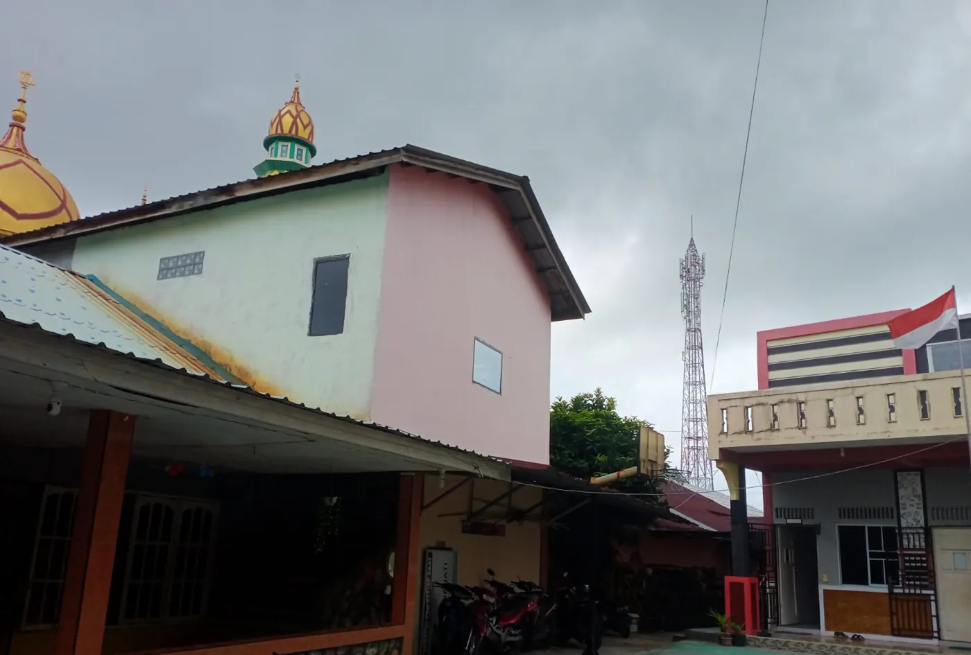 Bangunan sekolah dua lantai